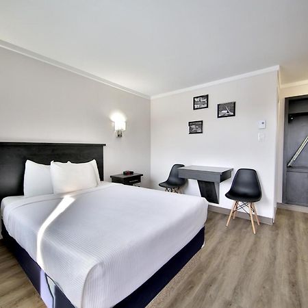 Motel Newstar Laval Exterior foto