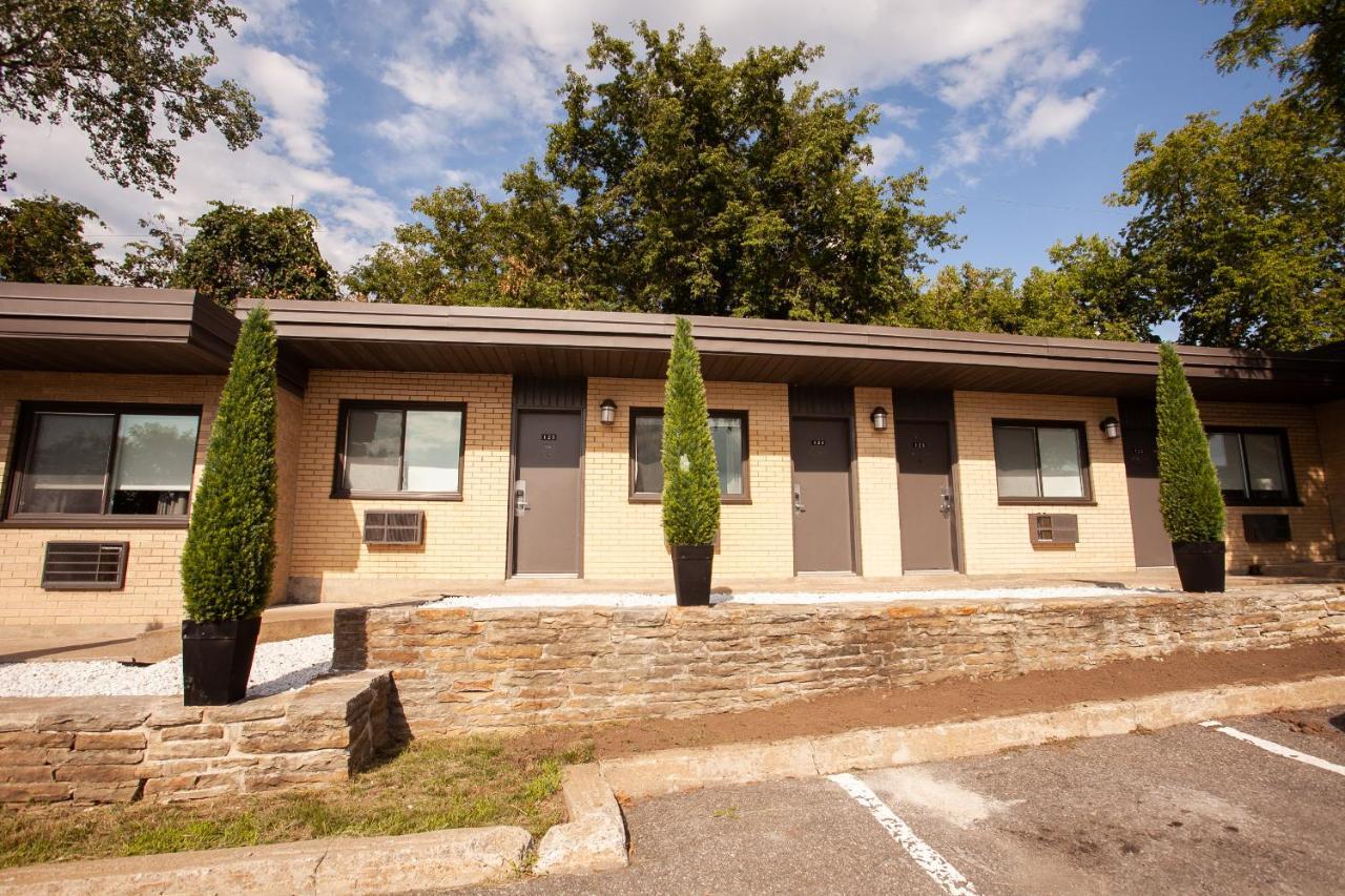 Motel Newstar Laval Exterior foto